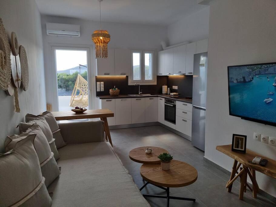 Kryni Deluxe Houses Adamantas  Ngoại thất bức ảnh