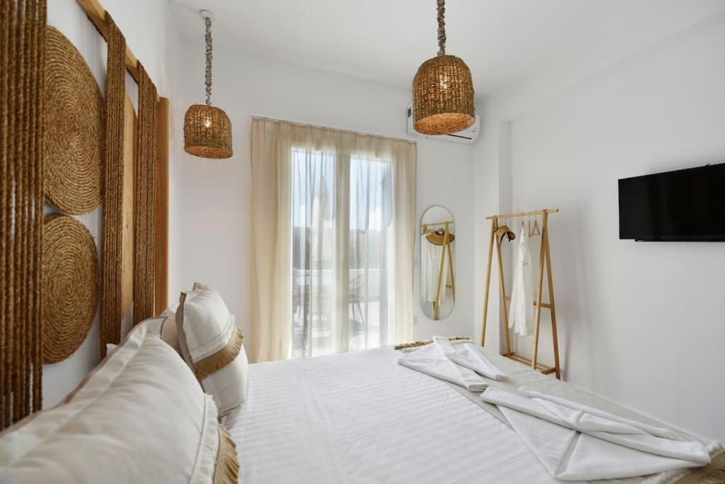 Kryni Deluxe Houses Adamantas  Ngoại thất bức ảnh